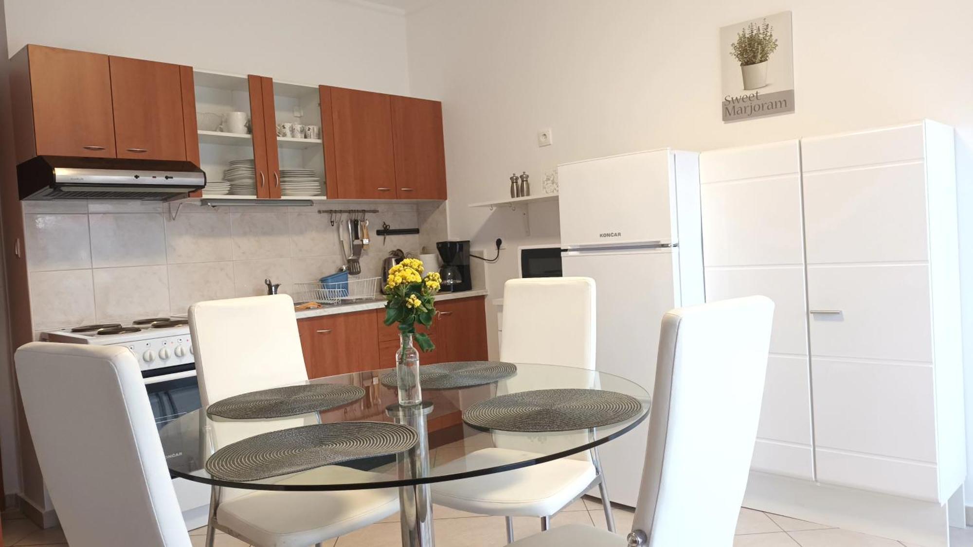 Apartman Sandra -Private Parking And Garden Zadar Exterior photo